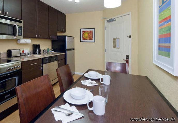 Towneplace Suites By Marriott Jacksonville Bagian luar foto