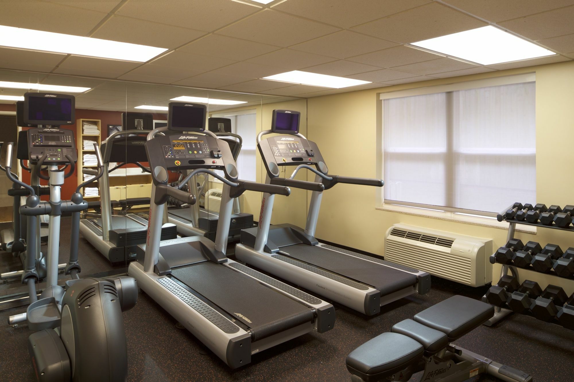 Towneplace Suites By Marriott Jacksonville Bagian luar foto